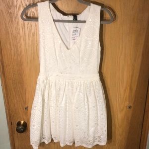 NWT Windsor white lace sleeveless dress